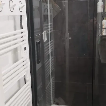 App Centre 200m Apartment *