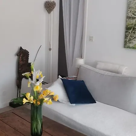 App Centre 200m
